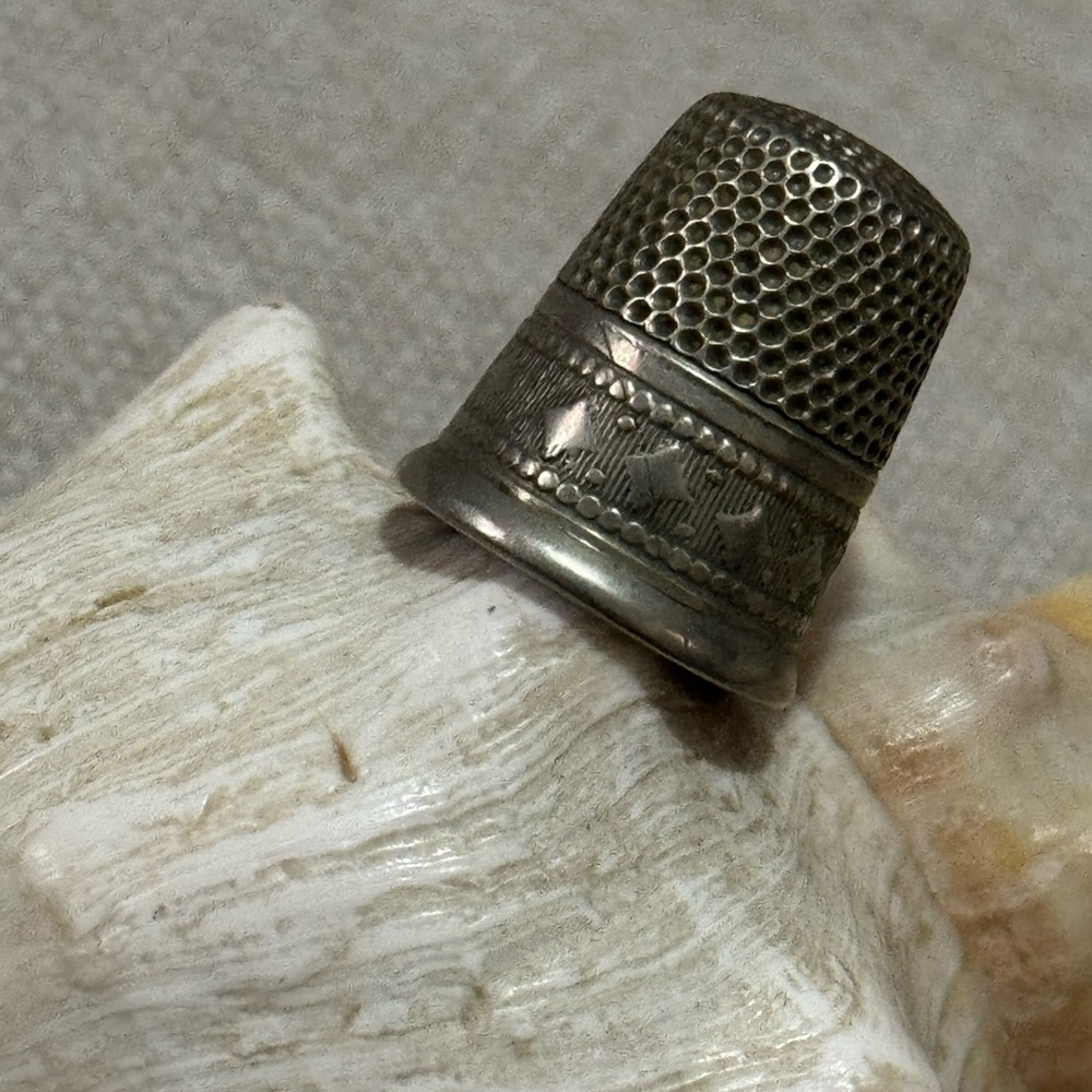 Vintage Silver Thimble-Stamped England-Lightly Used Condition as Pictured - Picture 13 of 15